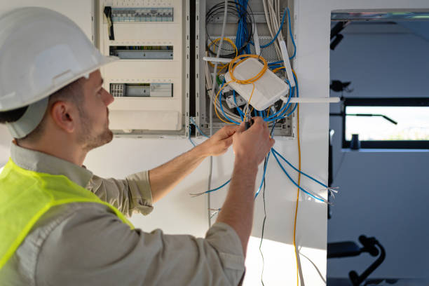 Best Affordable Emergency Electrician  in Fort Pierre, SD